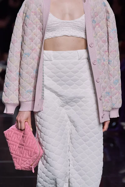 Look 154